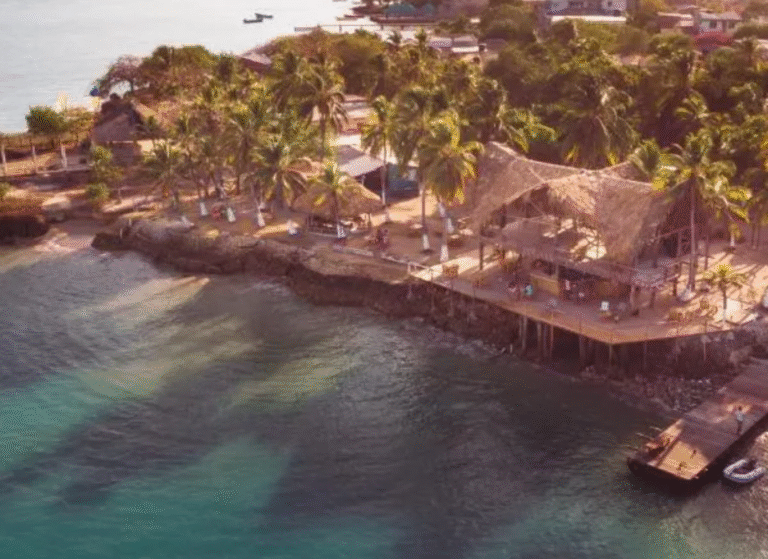 hotel roca fuerte isla fuerte