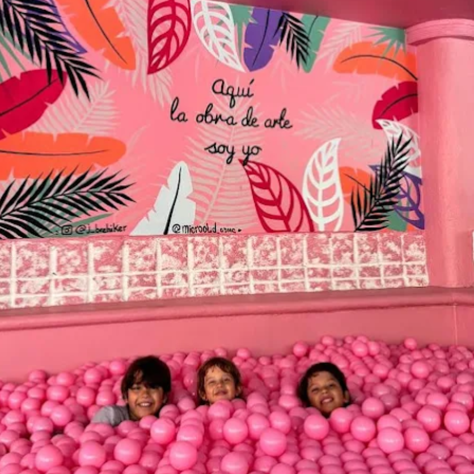 HOTEL CASTILLO AQUA piscina de pelotas